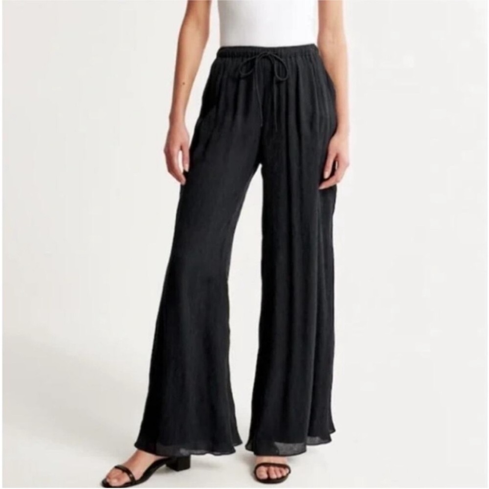 Abercrombie Crinkle Pull On Drawstring Pants, size small - Picture 2 of 4